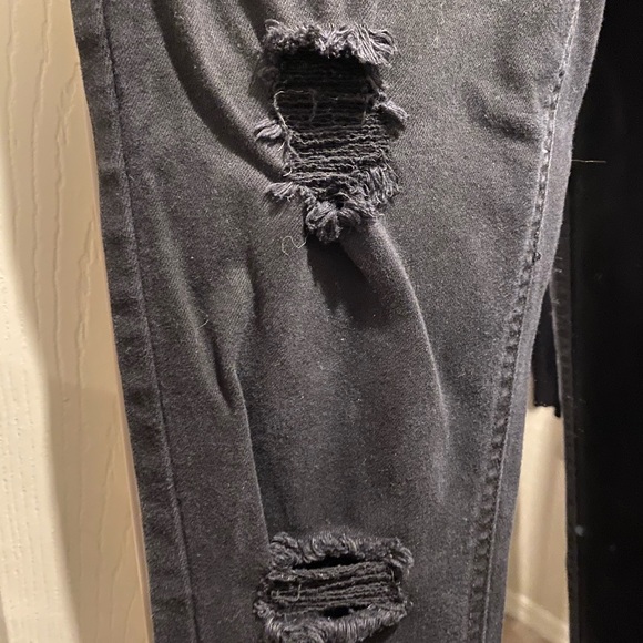 SOLD! Refugee Black distressed skinny jeans - Picture 2 of 4